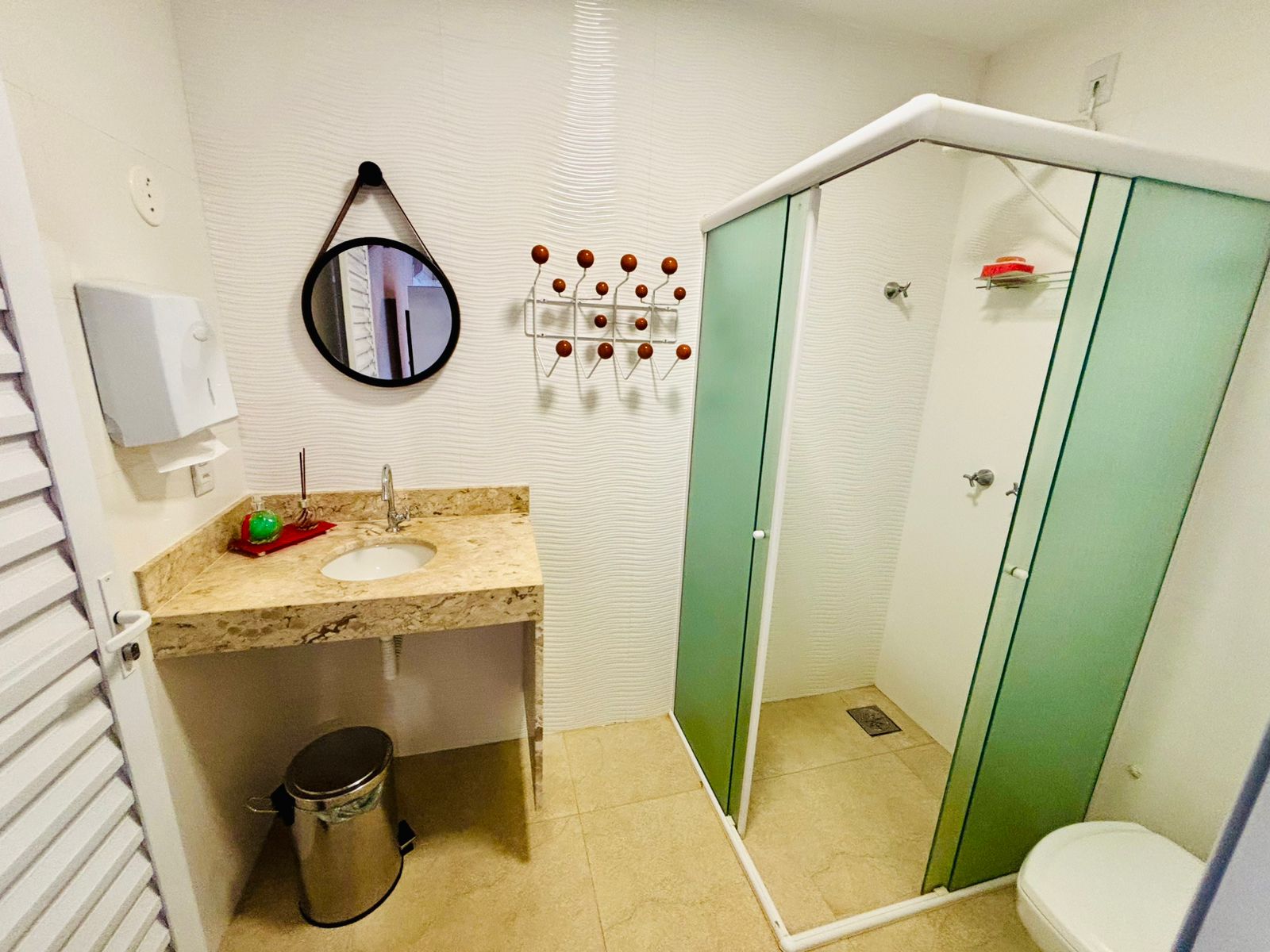 VENDE-SE – CASA ALTO PADRÃO COM PISCINA NO CENTRO DE BRODOWSKI/SP