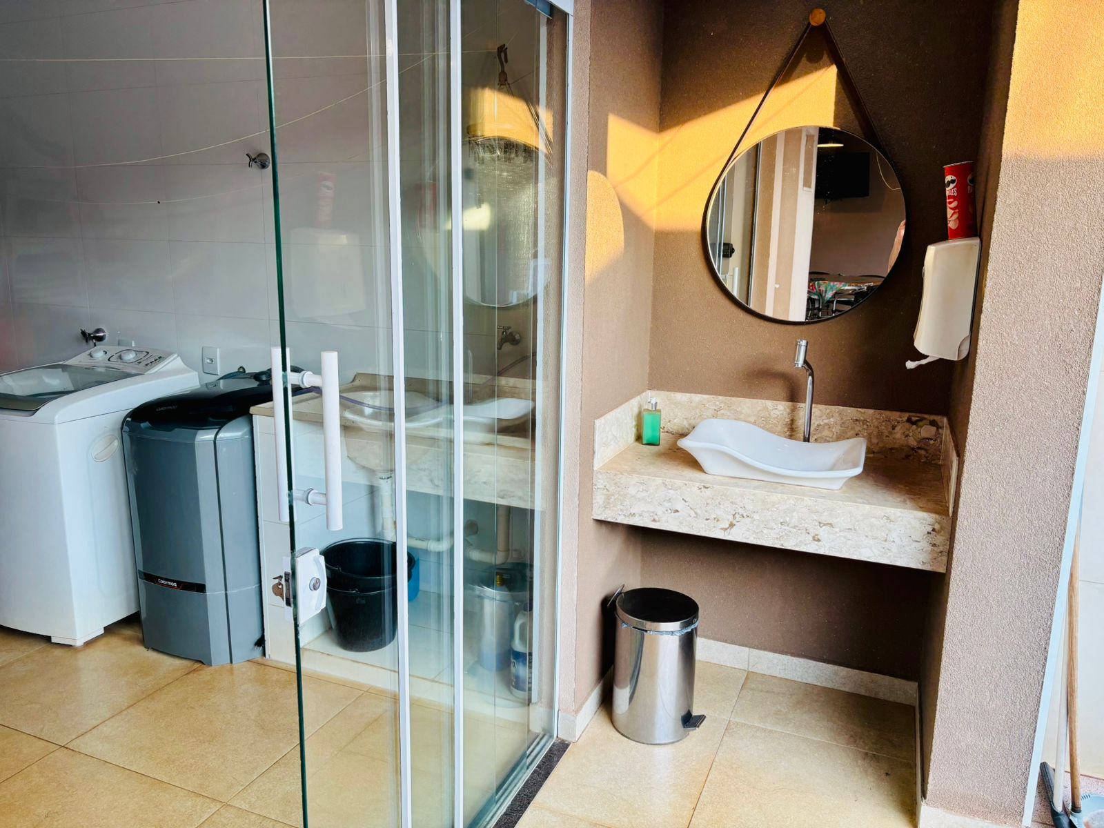 VENDE-SE – CASA ALTO PADRÃO COM PISCINA NO CENTRO DE BRODOWSKI/SP