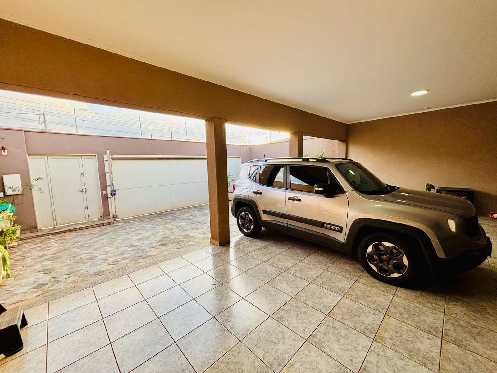 VENDE-SE – CASA ALTO PADRÃO COM PISCINA NO CENTRO DE BRODOWSKI/SP