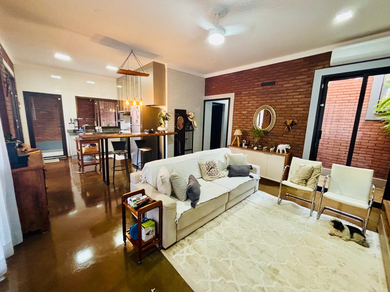 VENDE-SE – CASA ALTO PADRÃO - 04 DORMITÓRIOS -  COM PISCINA - JARDIM QUEBEC - BRODOWSKI/SP