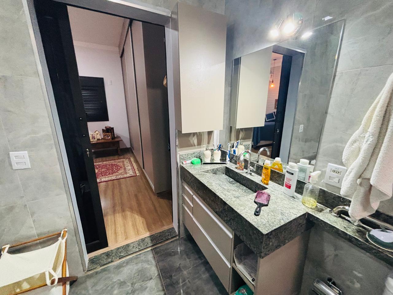 VENDE-SE – CASA ALTO PADRÃO - 04 DORMITÓRIOS -  COM PISCINA - JARDIM QUEBEC - BRODOWSKI/SP