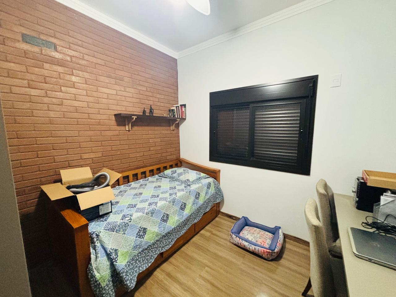 VENDE-SE – CASA ALTO PADRÃO - 04 DORMITÓRIOS -  COM PISCINA - JARDIM QUEBEC - BRODOWSKI/SP