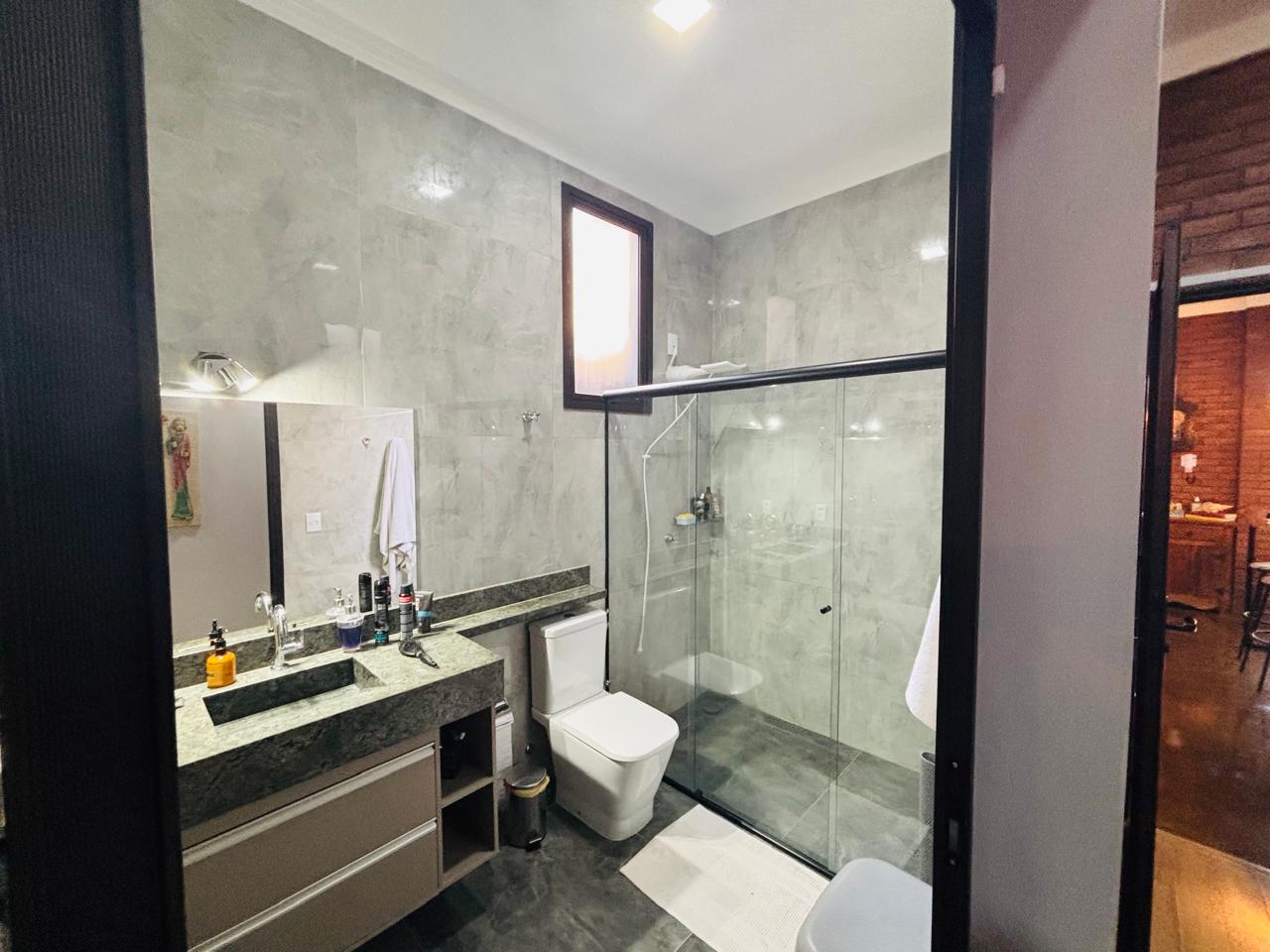VENDE-SE – CASA ALTO PADRÃO - 04 DORMITÓRIOS -  COM PISCINA - JARDIM QUEBEC - BRODOWSKI/SP