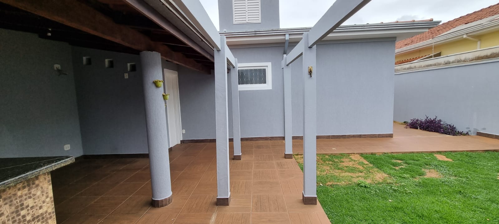 Excelente Casa 03 dormitórios na VILA CRISTAL em Brodowski SP