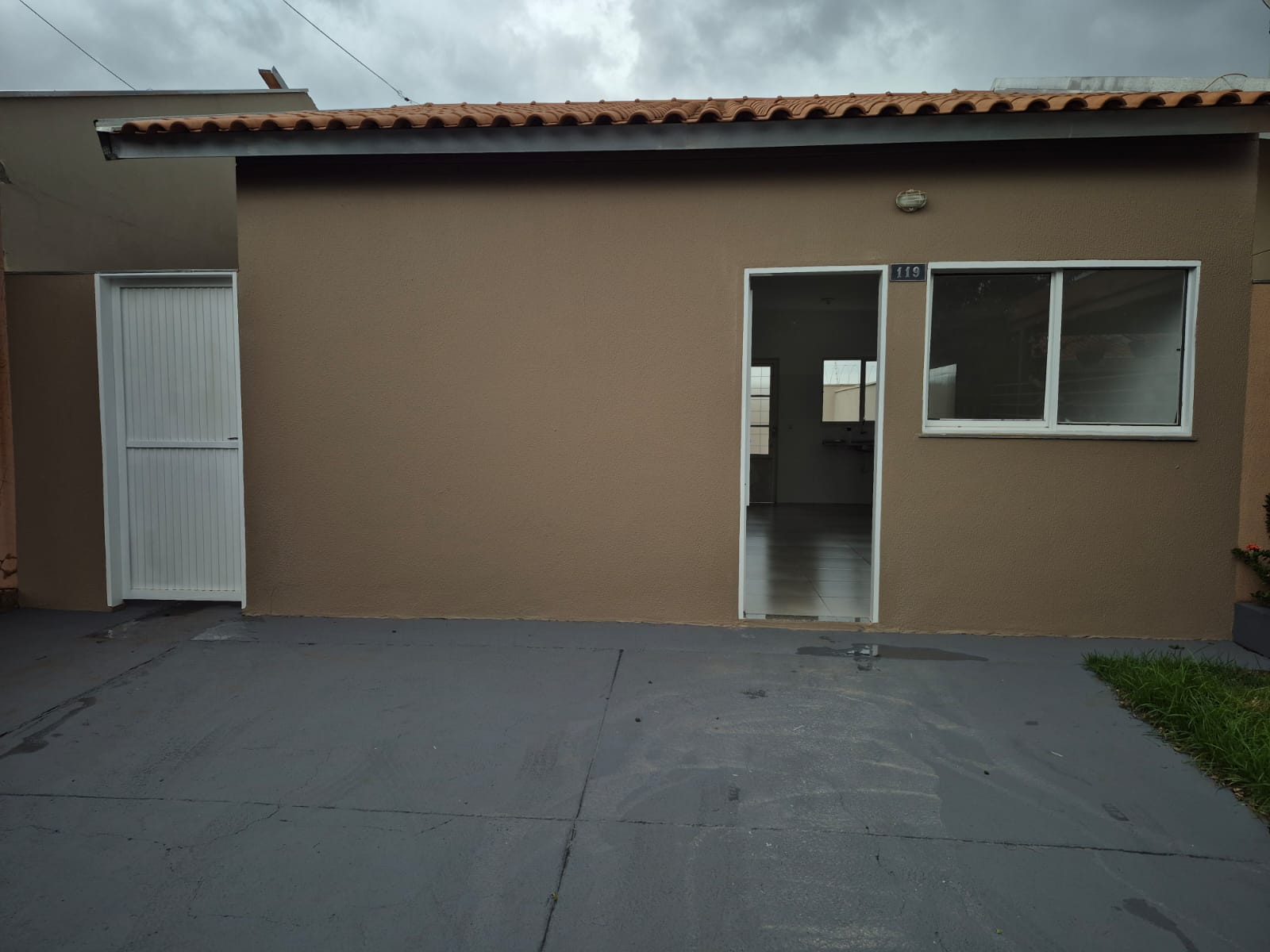 Oportunidade! Casa 2 Quartos no Condomínio Topázio