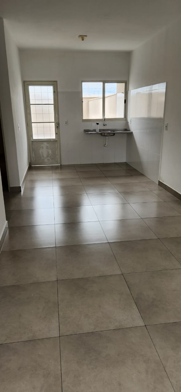 Oportunidade! Casa 2 Quartos no Condomínio Topázio