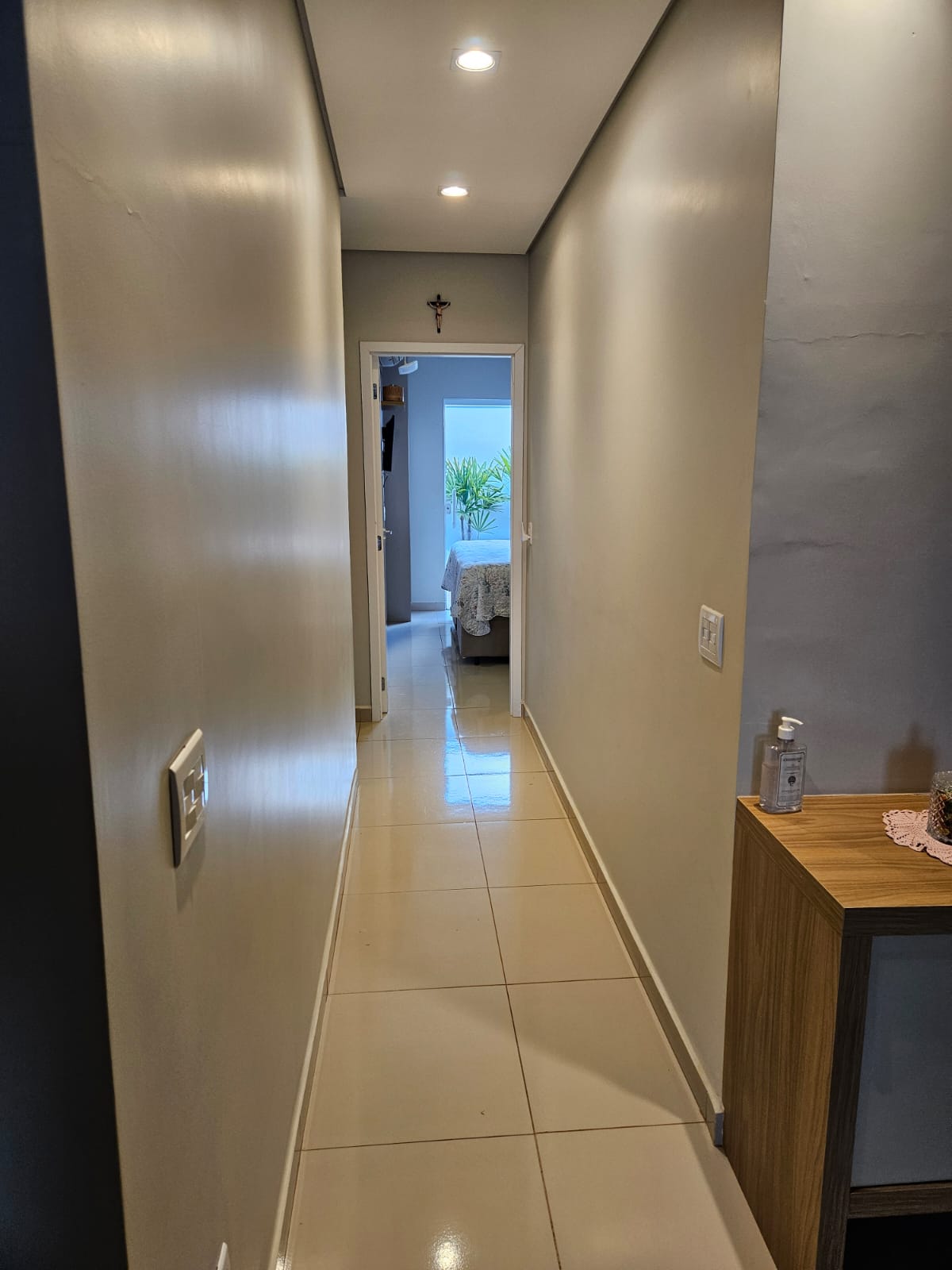 VENDE: LINDA CASA COM 03 DORMITÓRIOS - CONDOMÍNIO AMETISTA - BRODOWSKI-SP: