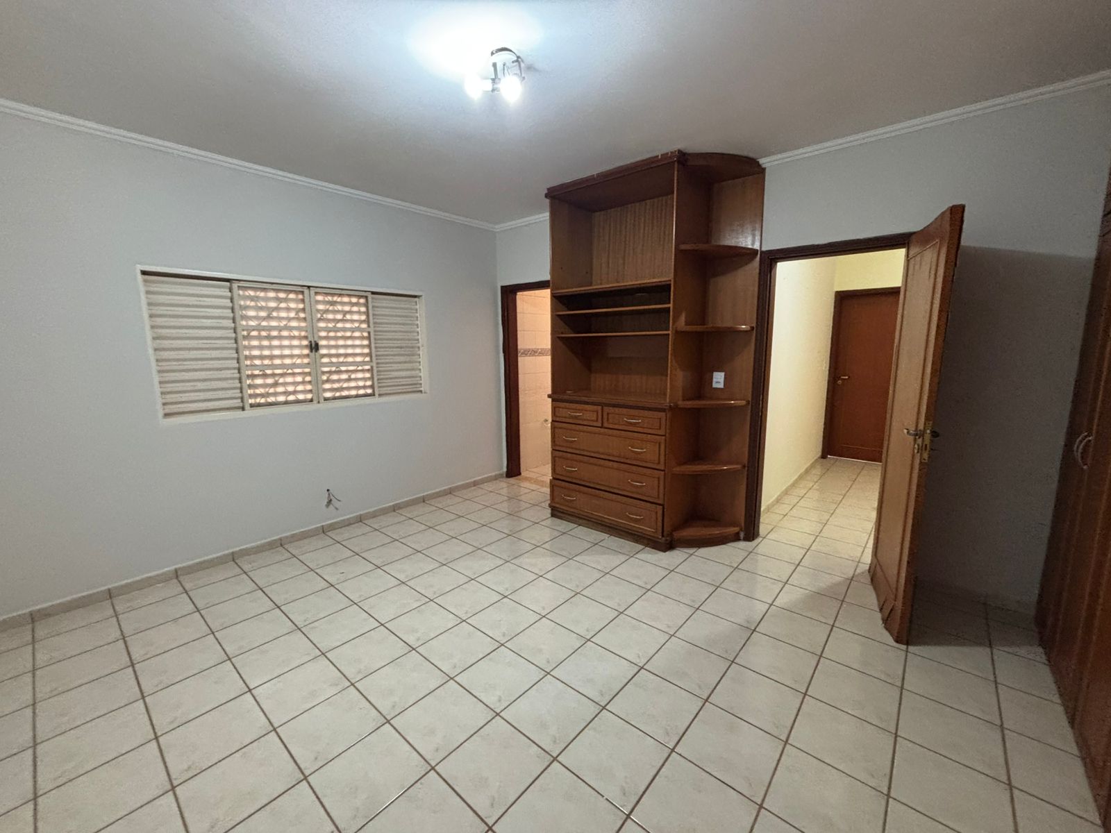 VENDE. LINDA CASA COM PISCINA - RESIDENCIAL LUIZA GIRARDI - BRODWSKI-SP.