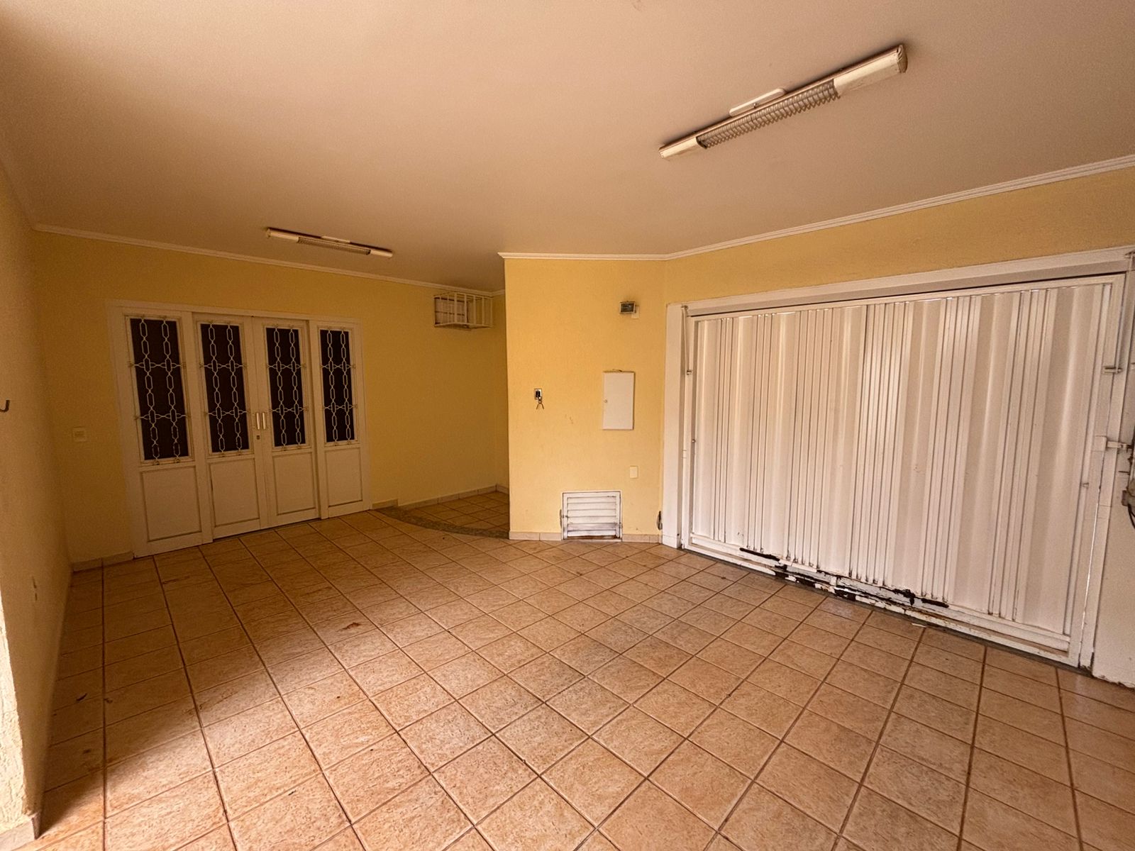 VENDE. LINDA CASA COM PISCINA - RESIDENCIAL LUIZA GIRARDI - BRODWSKI-SP.