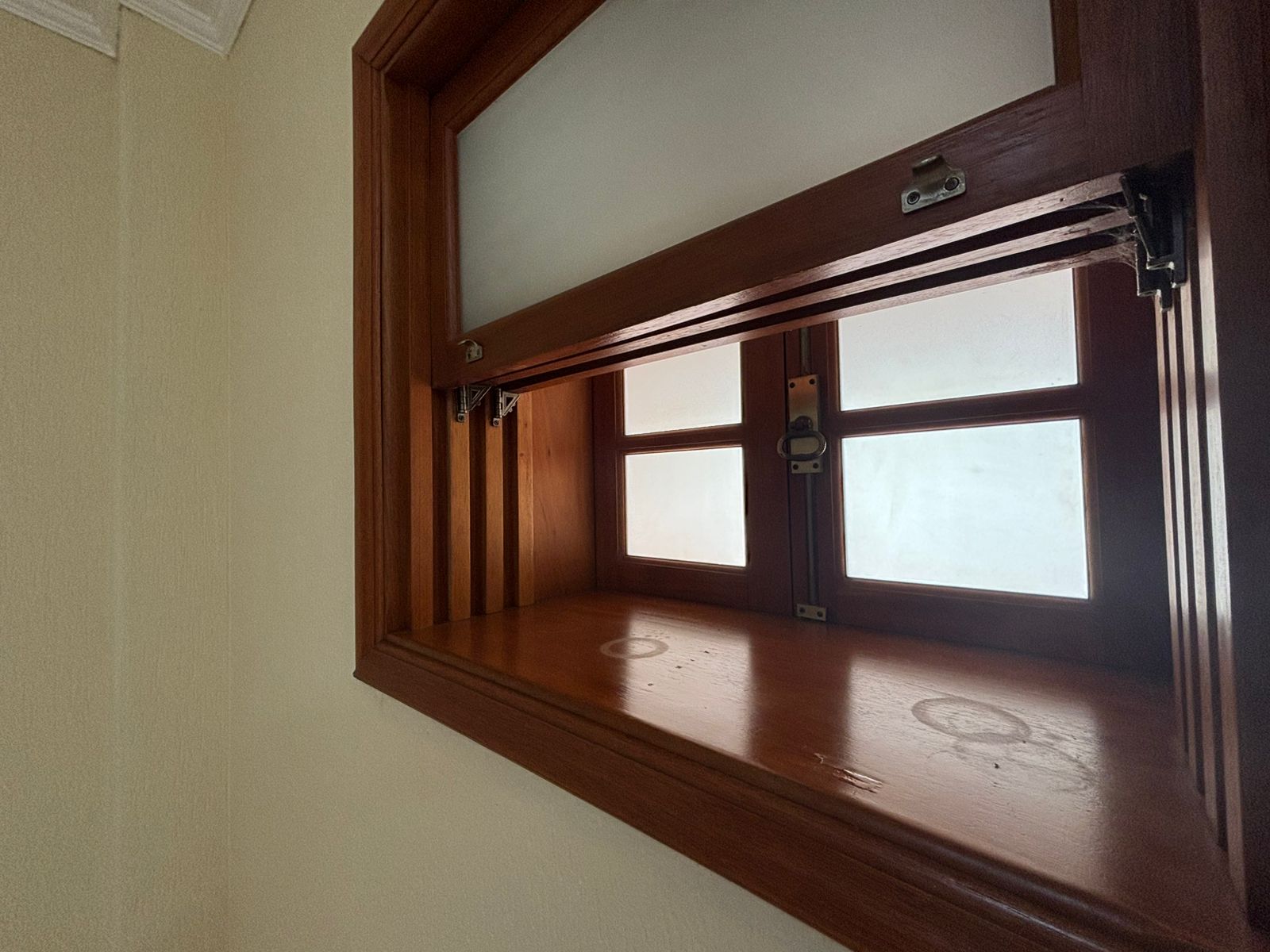 VENDE. LINDA CASA COM PISCINA - RESIDENCIAL LUIZA GIRARDI - BRODWSKI-SP.
