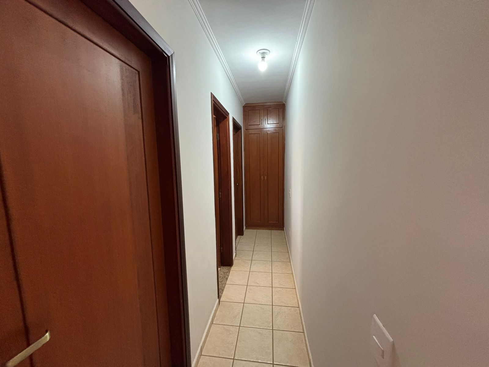 VENDE. LINDA CASA COM PISCINA - RESIDENCIAL LUIZA GIRARDI - BRODWSKI-SP.