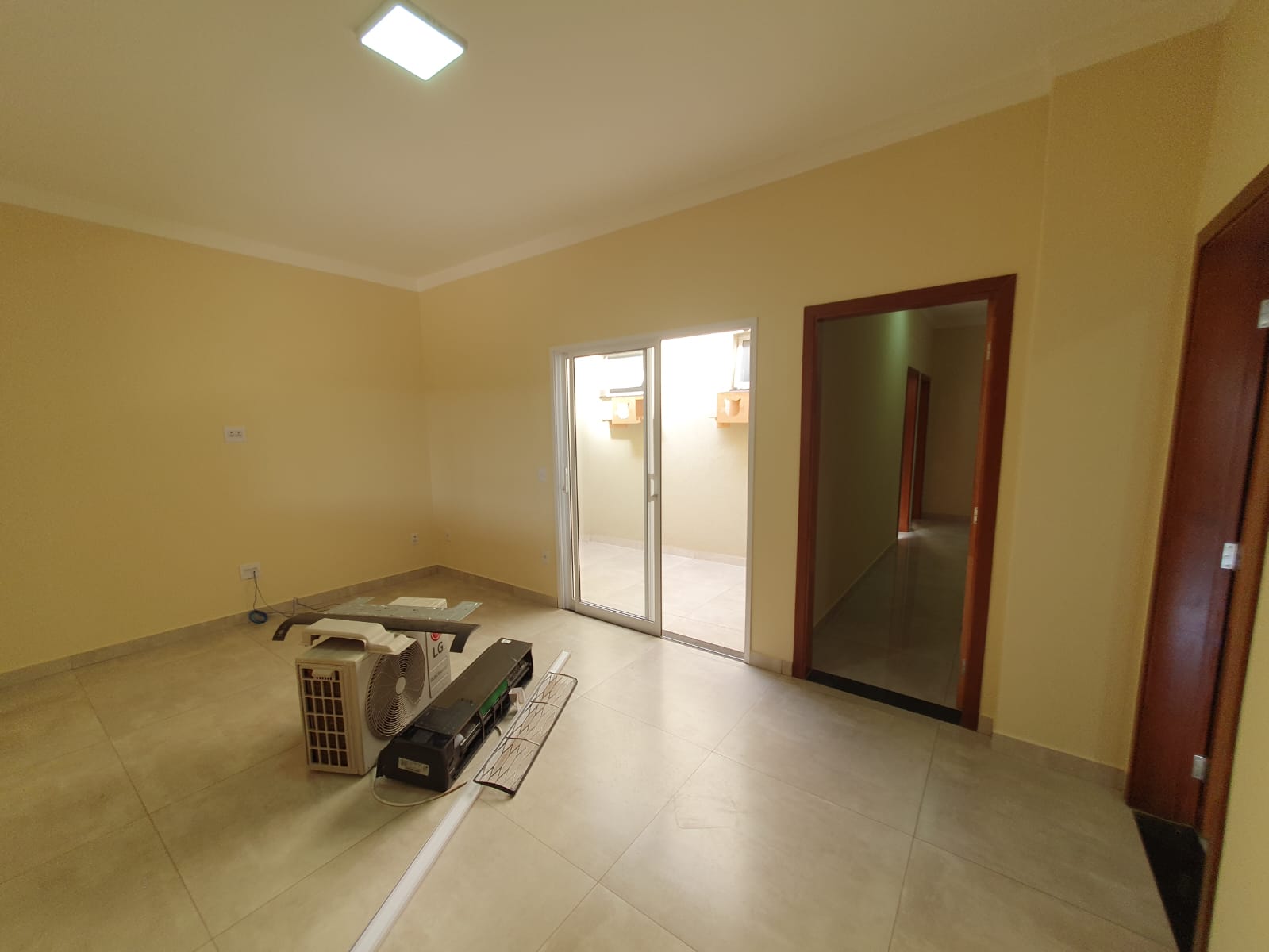 VENDE - CASA 03 DORMITÓRIOS - SUÍTE - JARDIM MARIA IMACULADA II - BRODOWSKI-SP.