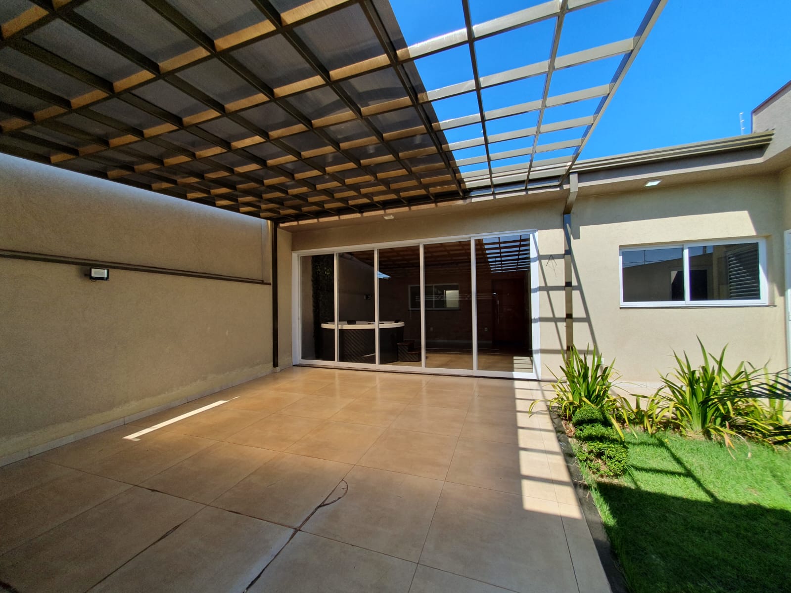 VENDE - CASA 03 DORMITÓRIOS - SUÍTE - JARDIM MARIA IMACULADA II - BRODOWSKI-SP.
