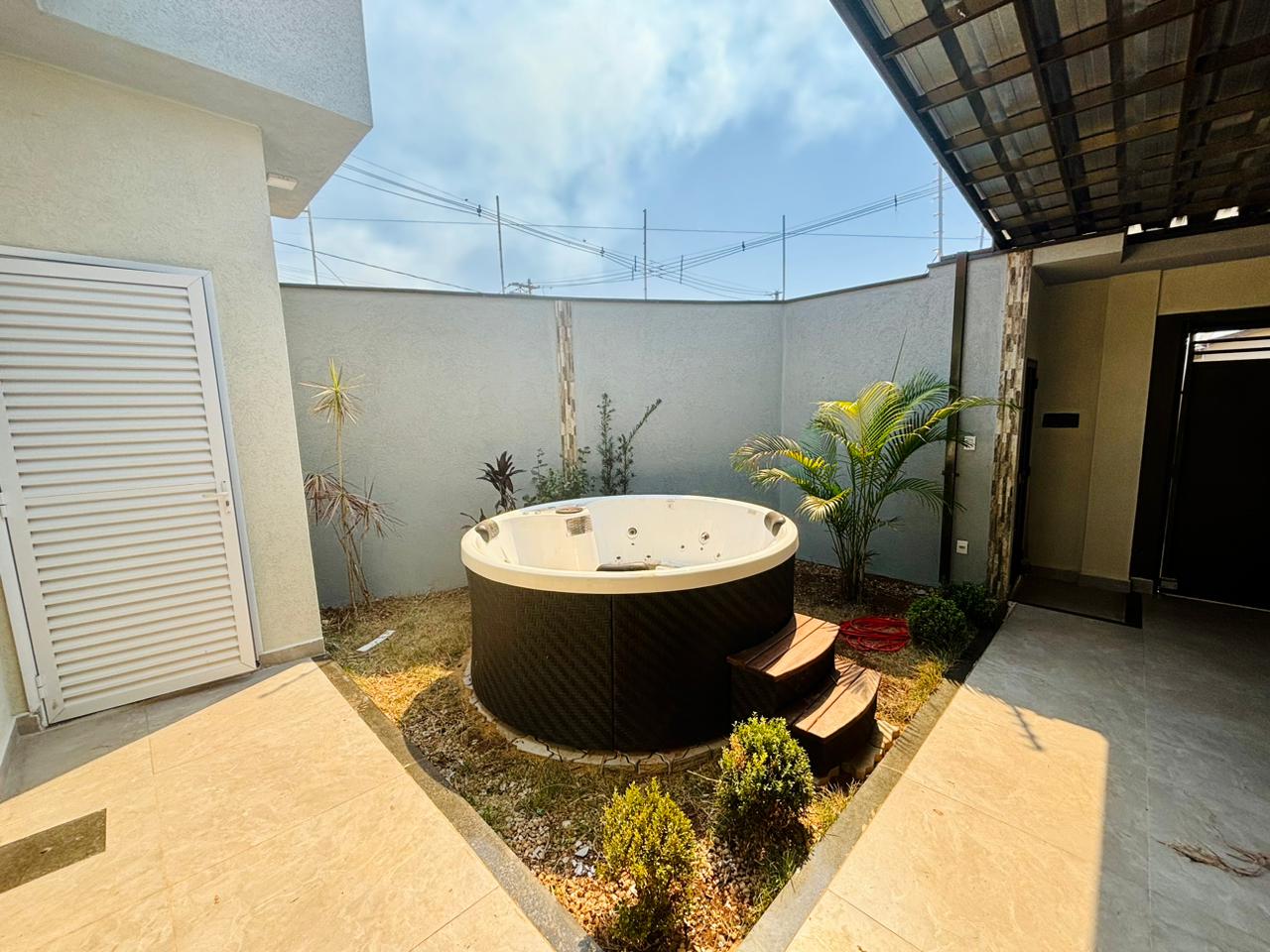 VENDE - CASA 03 DORMITÓRIOS - SUÍTE - JARDIM MARIA IMACULADA II - BRODOWSKI-SP.