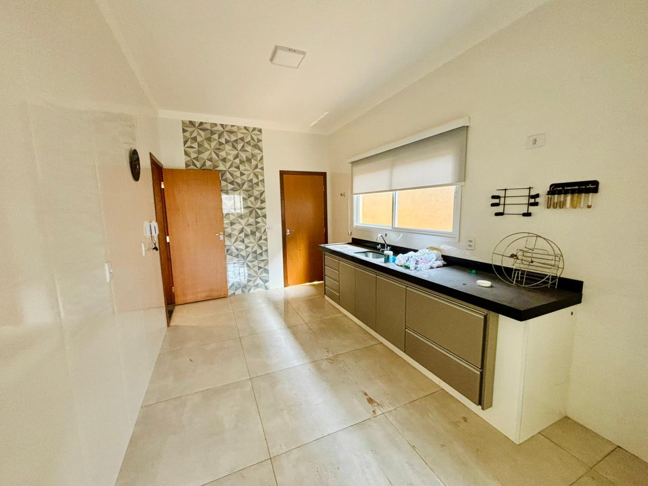 VENDE - CASA 03 DORMITÓRIOS - SUÍTE - JARDIM MARIA IMACULADA II - BRODOWSKI-SP.