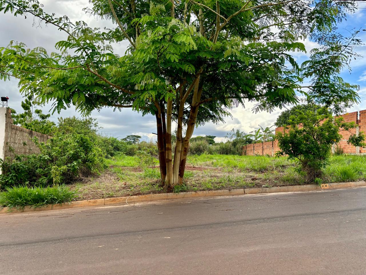 VENDE: TERRENO de 285 m² NO JARDIM QUEBEC EM BRODOWSKI-SP.