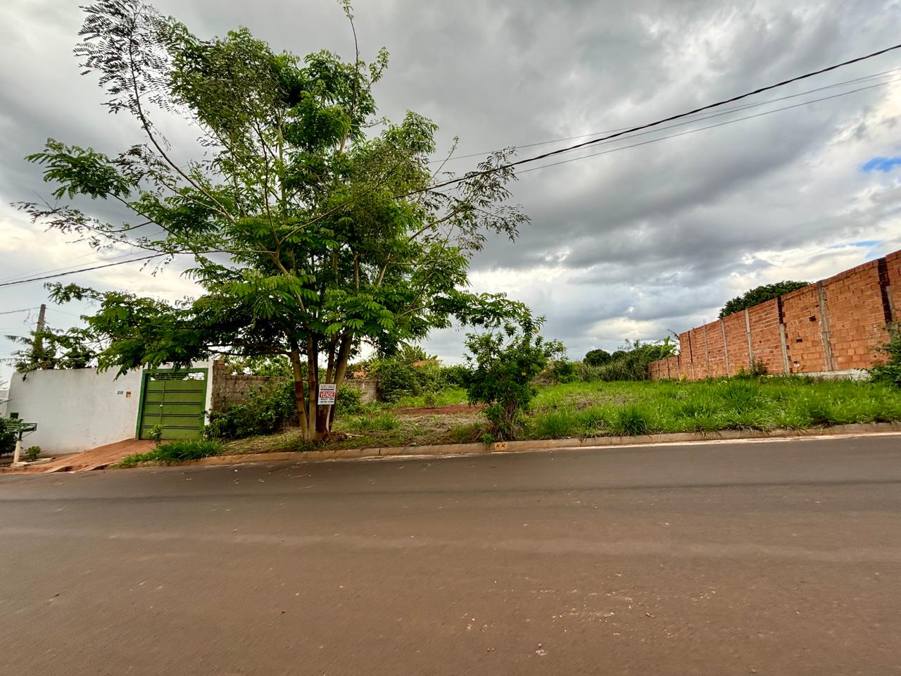 VENDE: TERRENO de 285 m² NO JARDIM QUEBEC EM BRODOWSKI-SP.