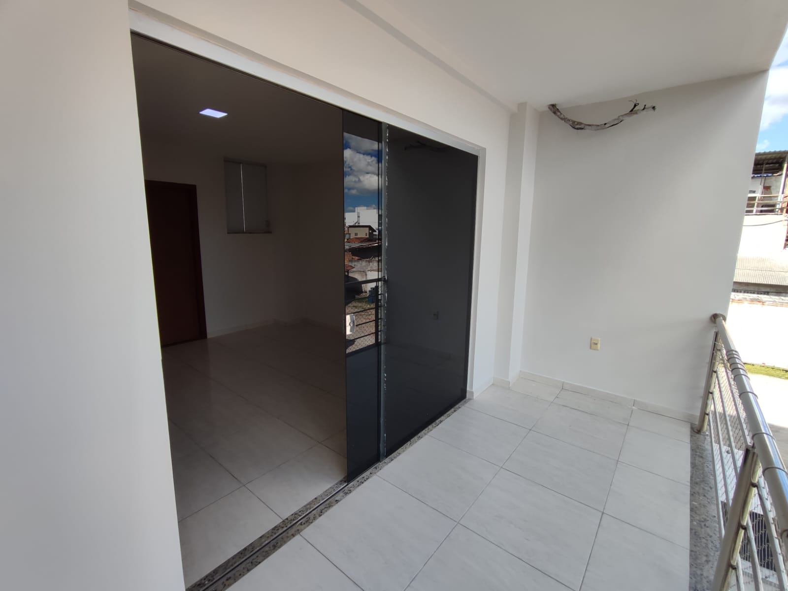 Aluga Apartamento Amplo no Centro