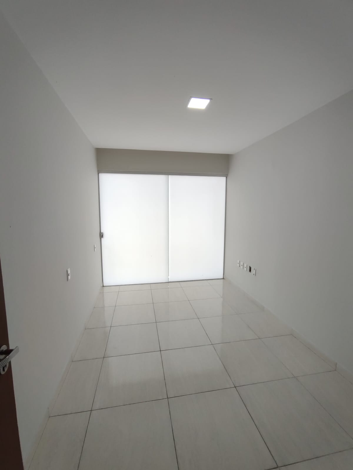 Aluga Apartamento Amplo no Centro