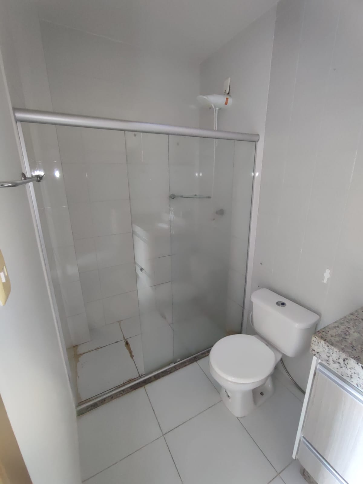 Aluga Apartamento Amplo no Centro