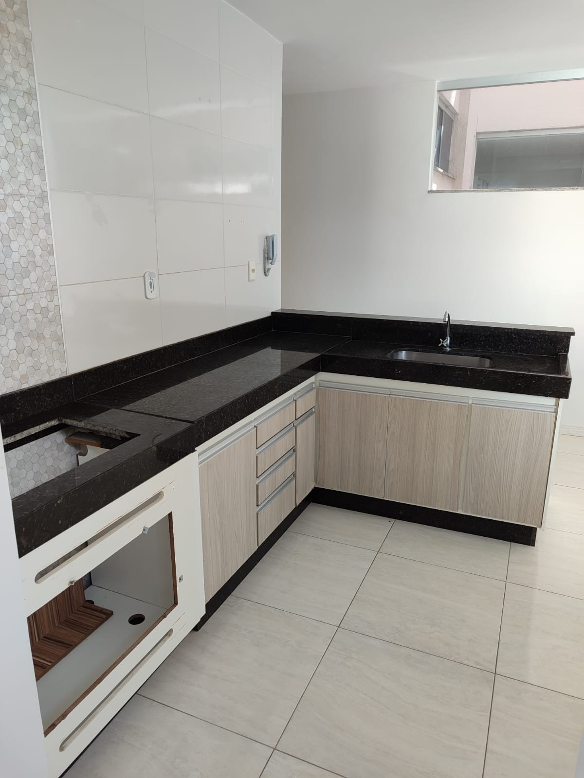 Aluga Apartamento Amplo no Centro