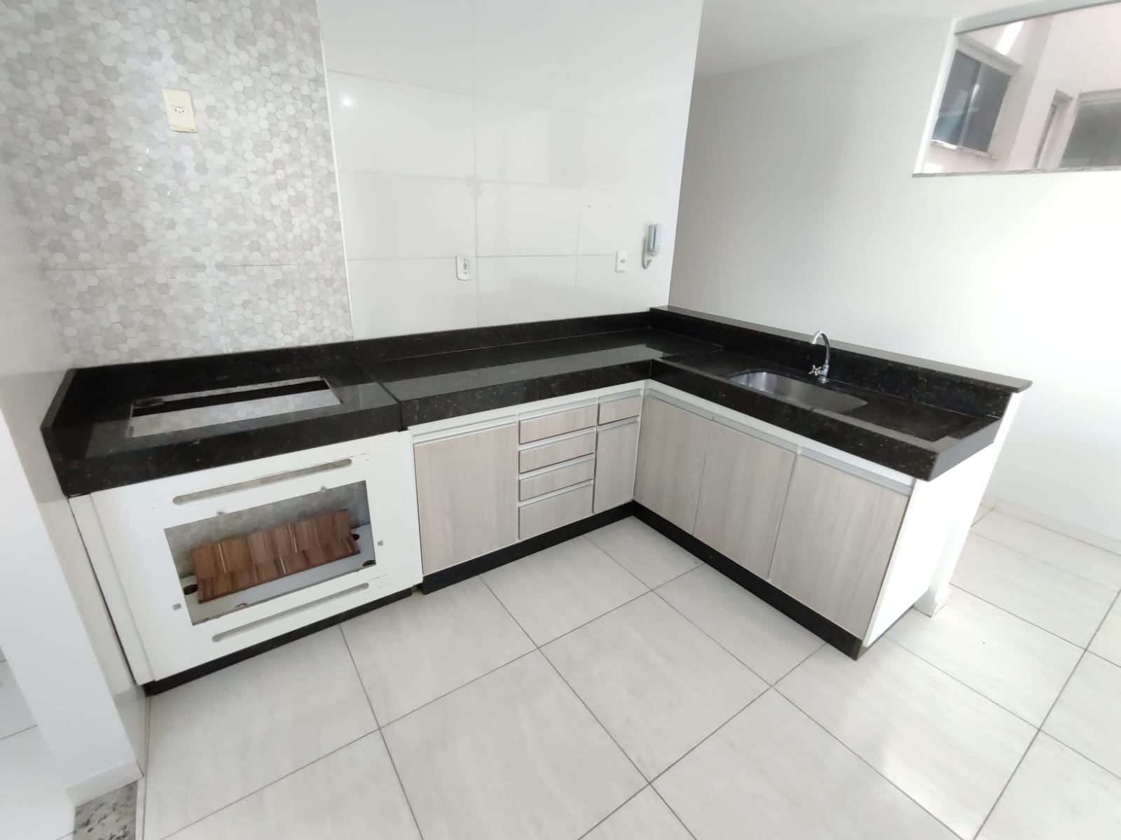 Aluga Apartamento Amplo no Centro