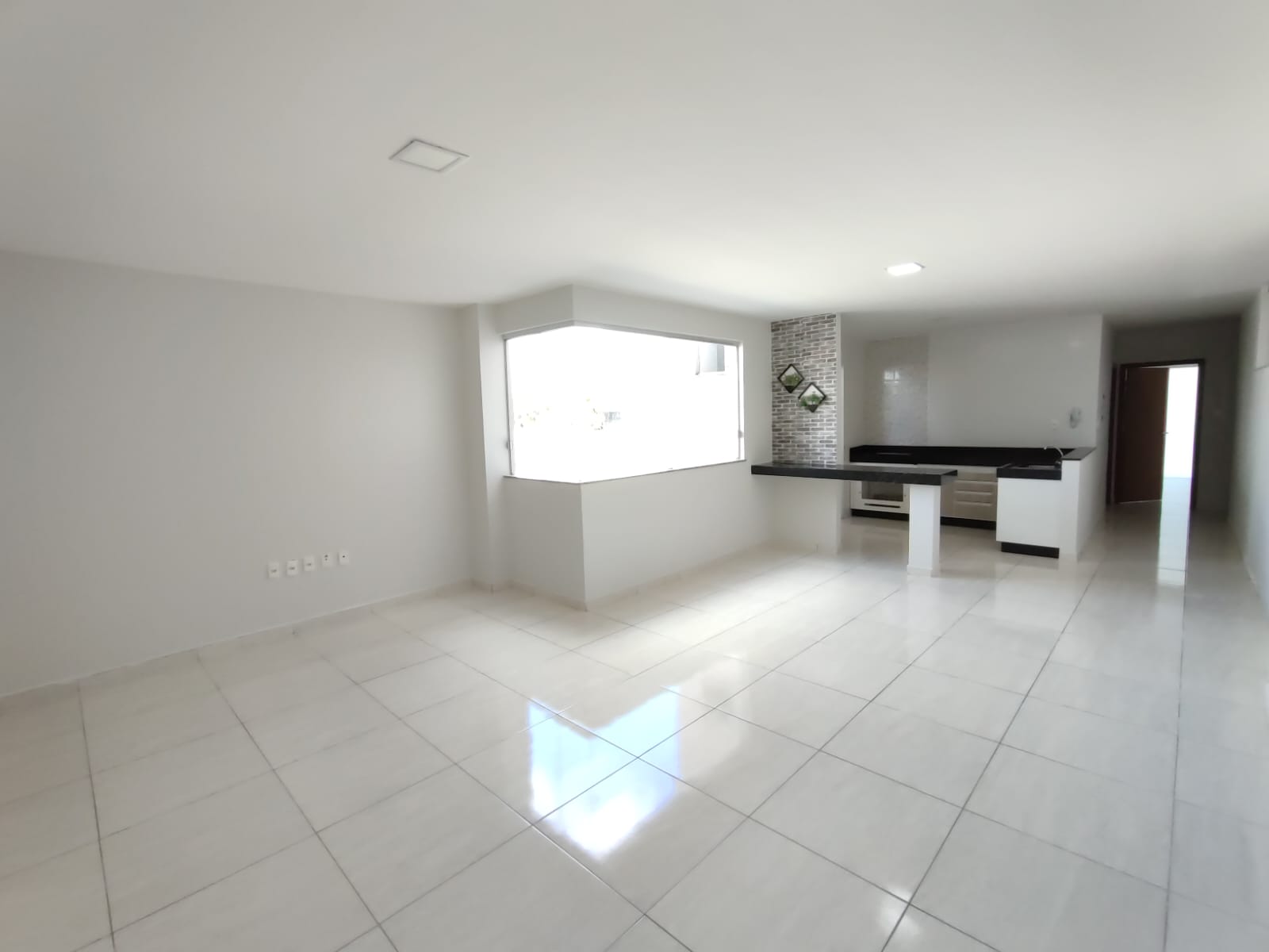 Aluga Apartamento Amplo no Centro