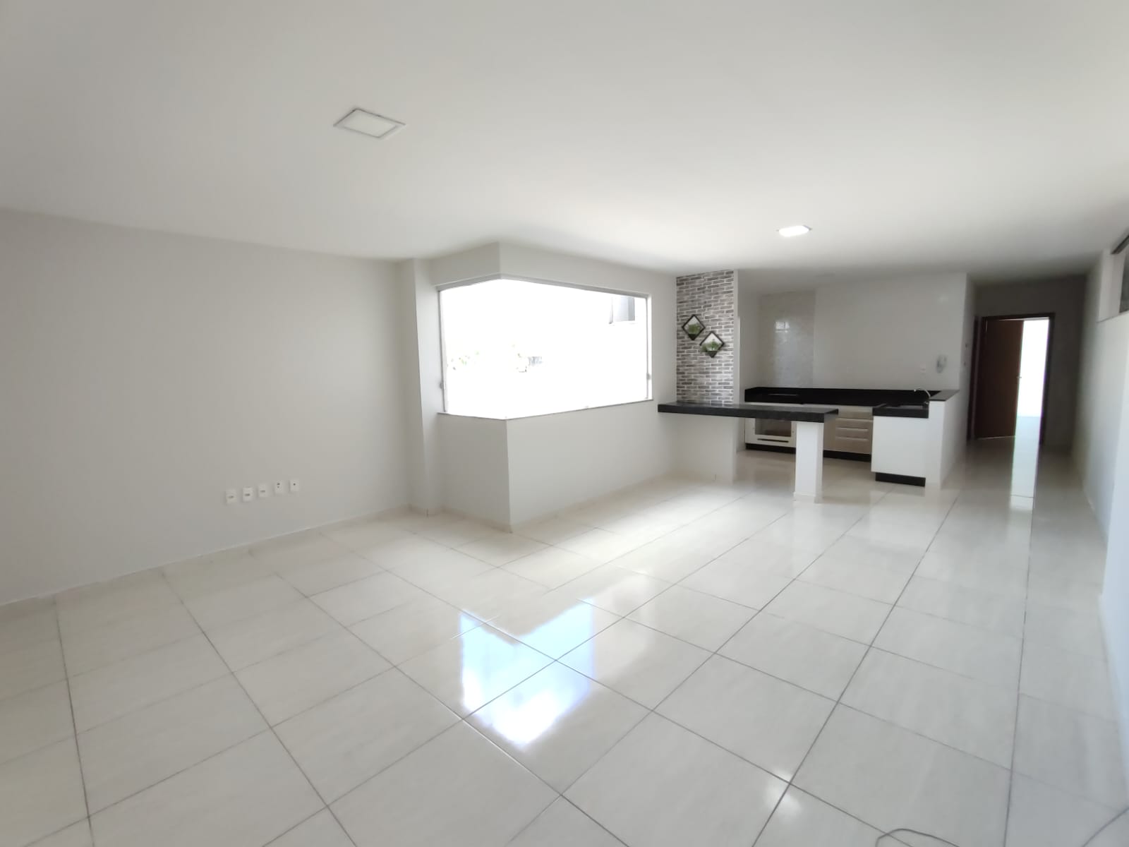 Aluga Apartamento Amplo no Centro
