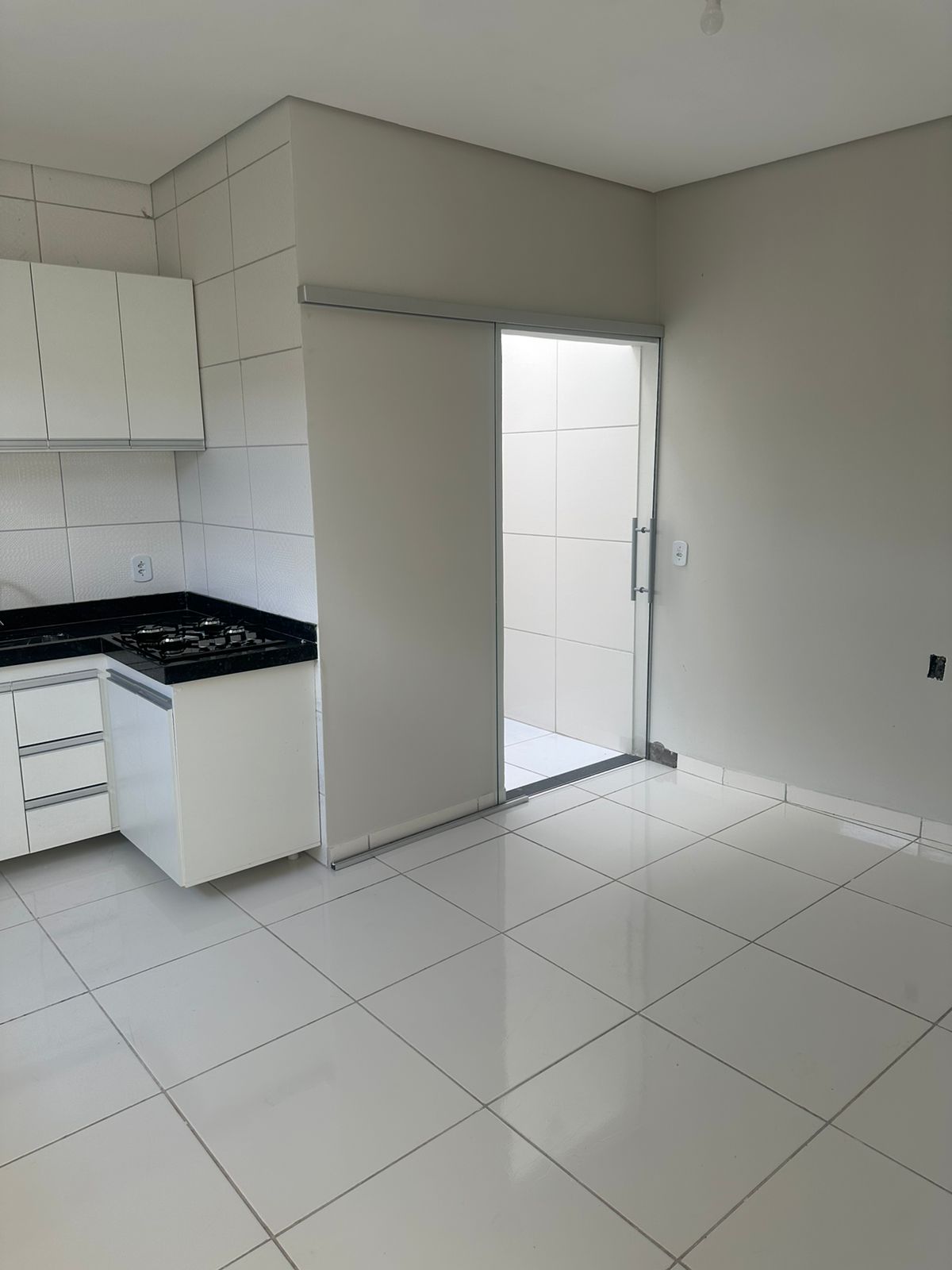 ALUGA APARTAMENTO NOVO NO PEQUI (MENOR)