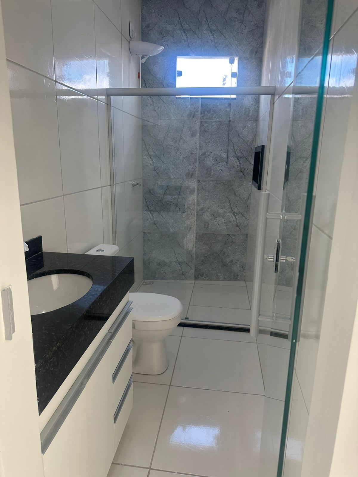 ALUGA APARTAMENTO NOVO NO PEQUI (MENOR)