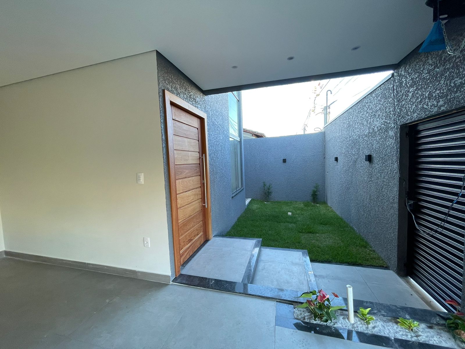 Vende  Casa com padrão sofisticado e moderno no Colonial
