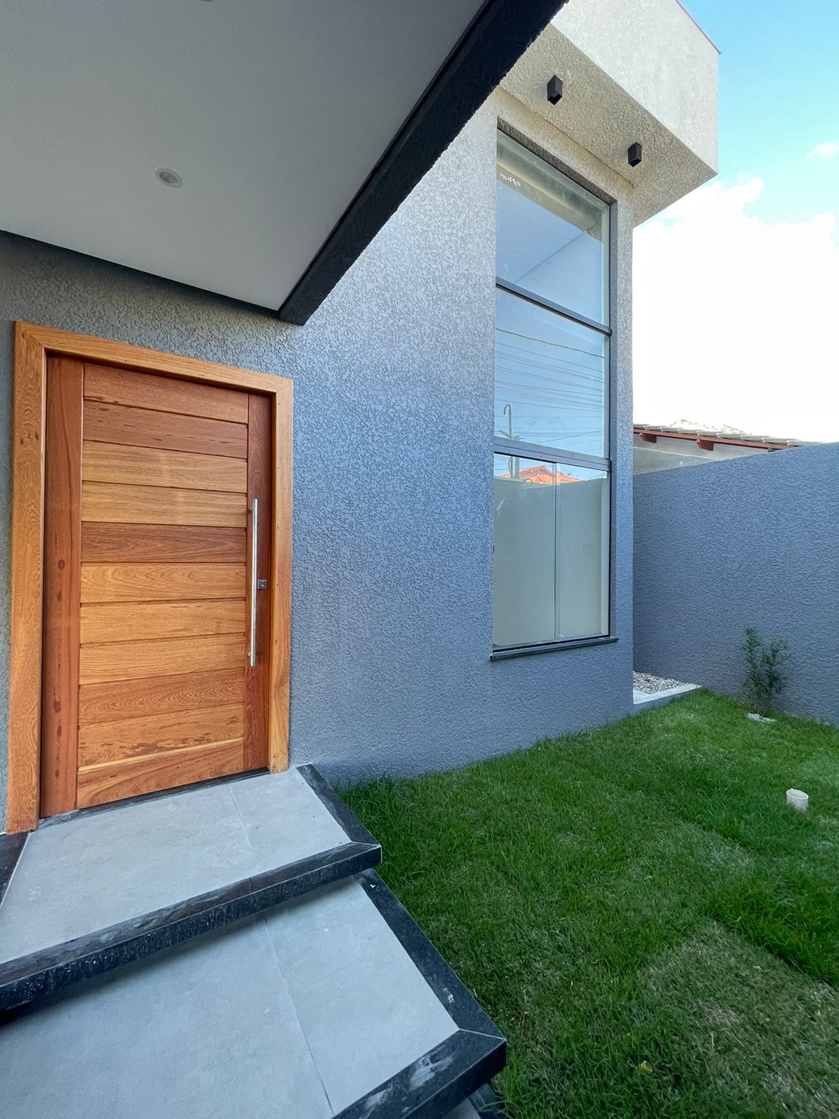 Vende  Casa com padrão sofisticado e moderno no Colonial