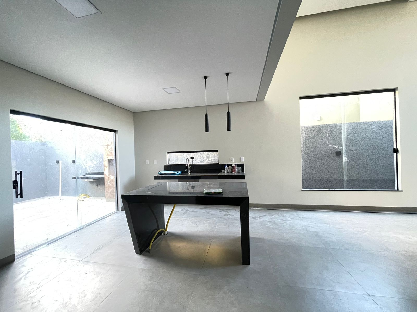 Vende  Casa com padrão sofisticado e moderno no Colonial