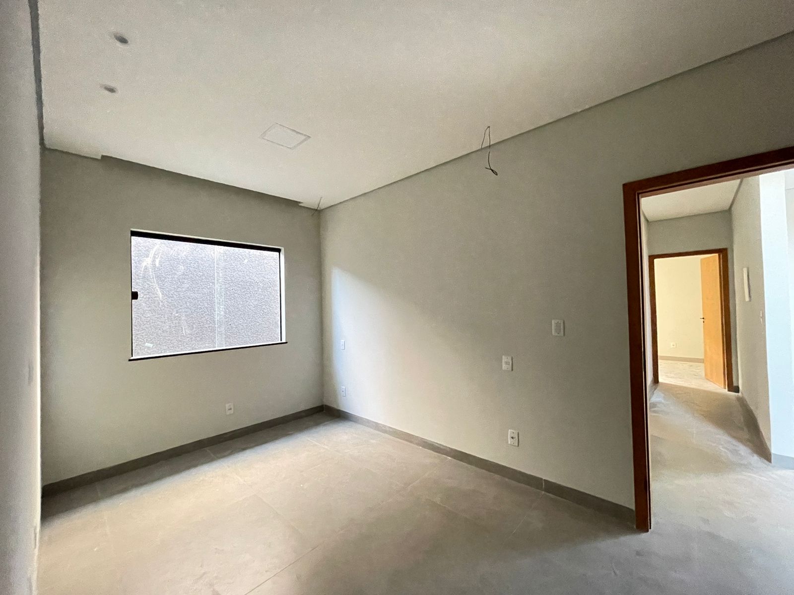 Vende  Casa com padrão sofisticado e moderno no Colonial