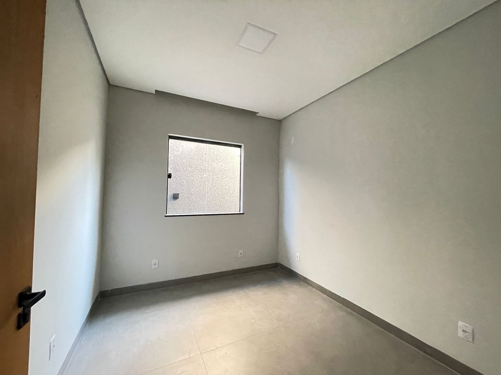 Vende  Casa com padrão sofisticado e moderno no Colonial