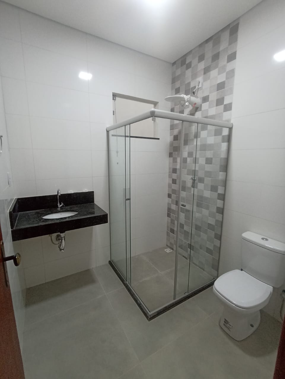 Vende Casa no Bairro Dinah Borges