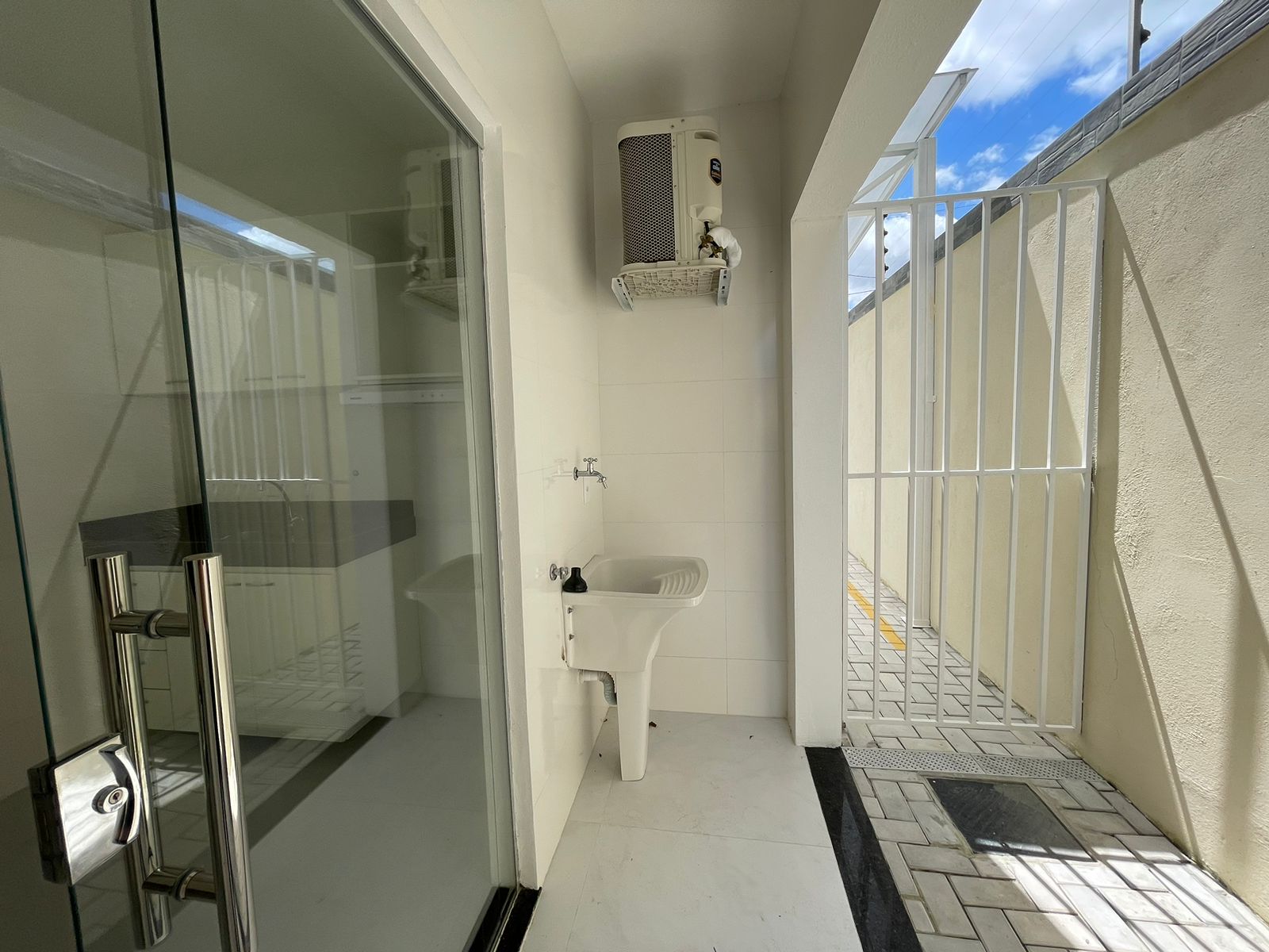 Aluga Apartamento Duplex no Colonial