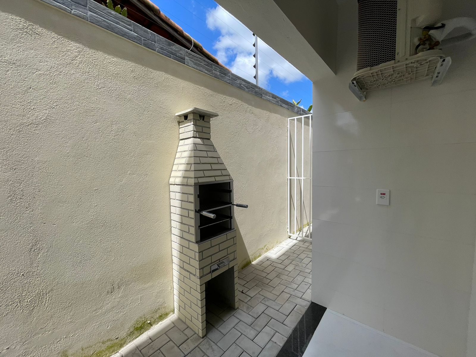 Aluga Apartamento Duplex no Colonial