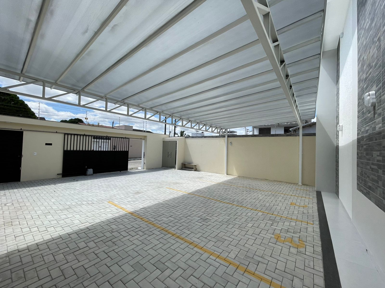 Aluga Apartamento Duplex no Colonial
