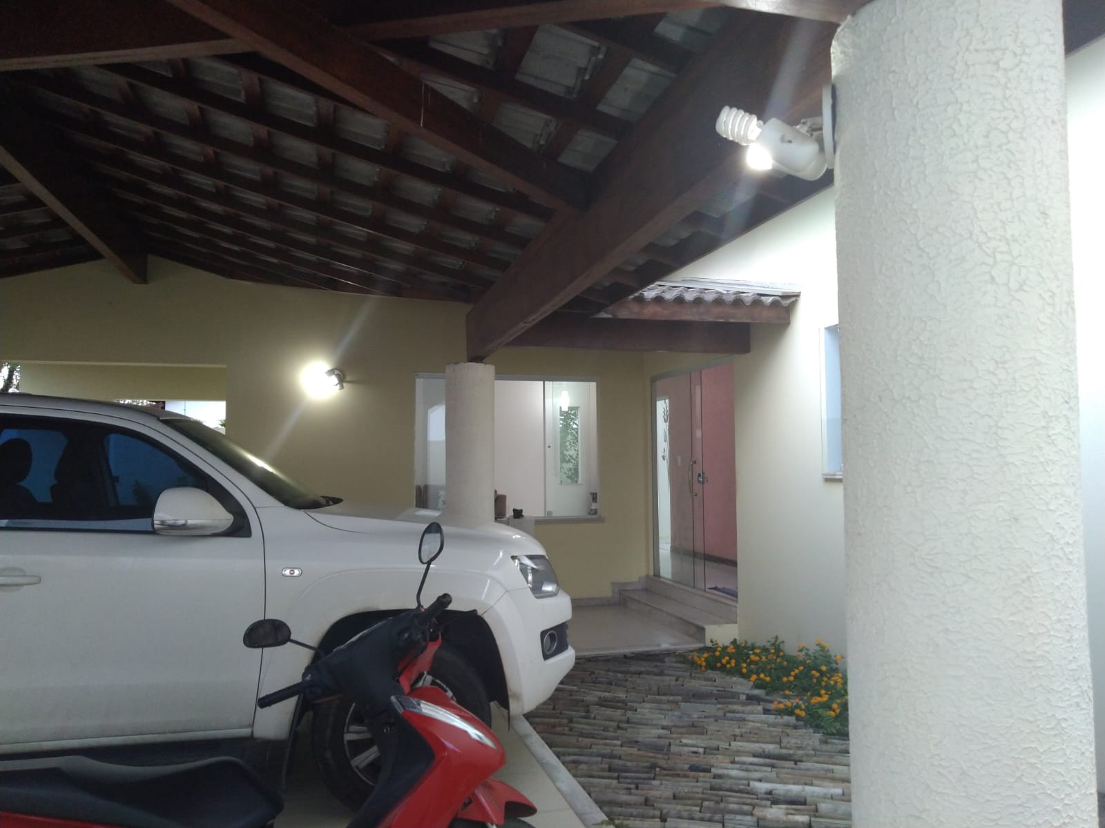VENDE CASA NO BAIRRO CENTAURO 