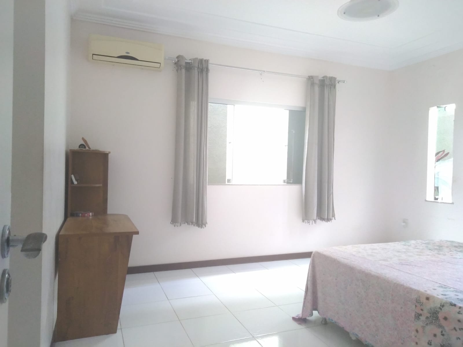 VENDE CASA NO BAIRRO CENTAURO 