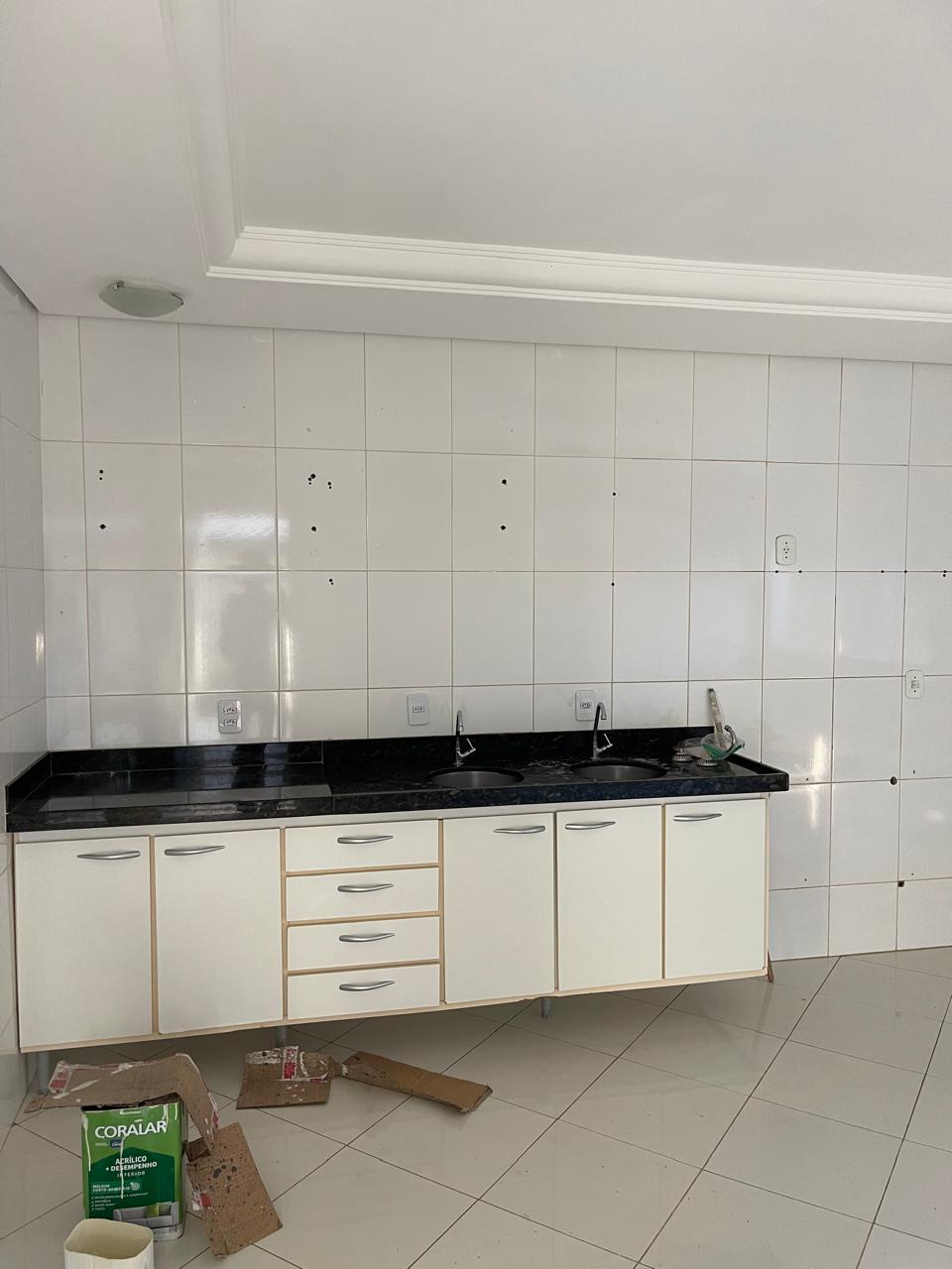 Aluga Duplex em Condomínio no Centro