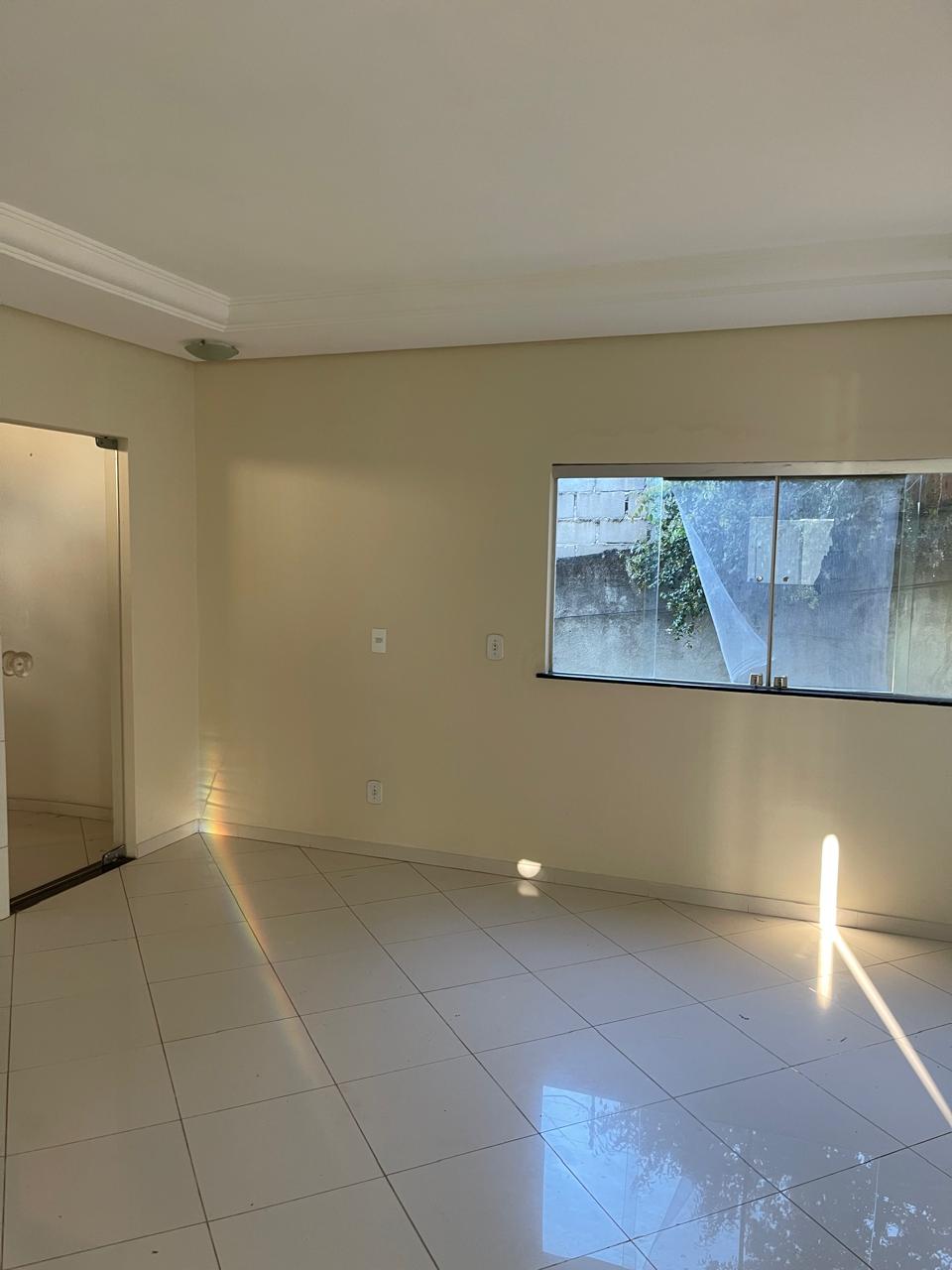 Aluga Duplex em Condomínio no Centro