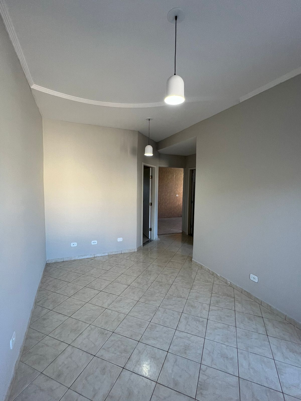 Vende bela casa ampla no bairro Itapuã