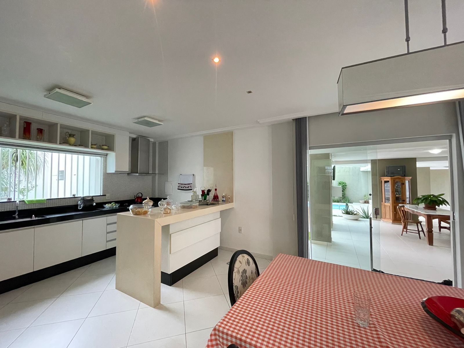 Vende casa de alto padrão no bairro Alamar