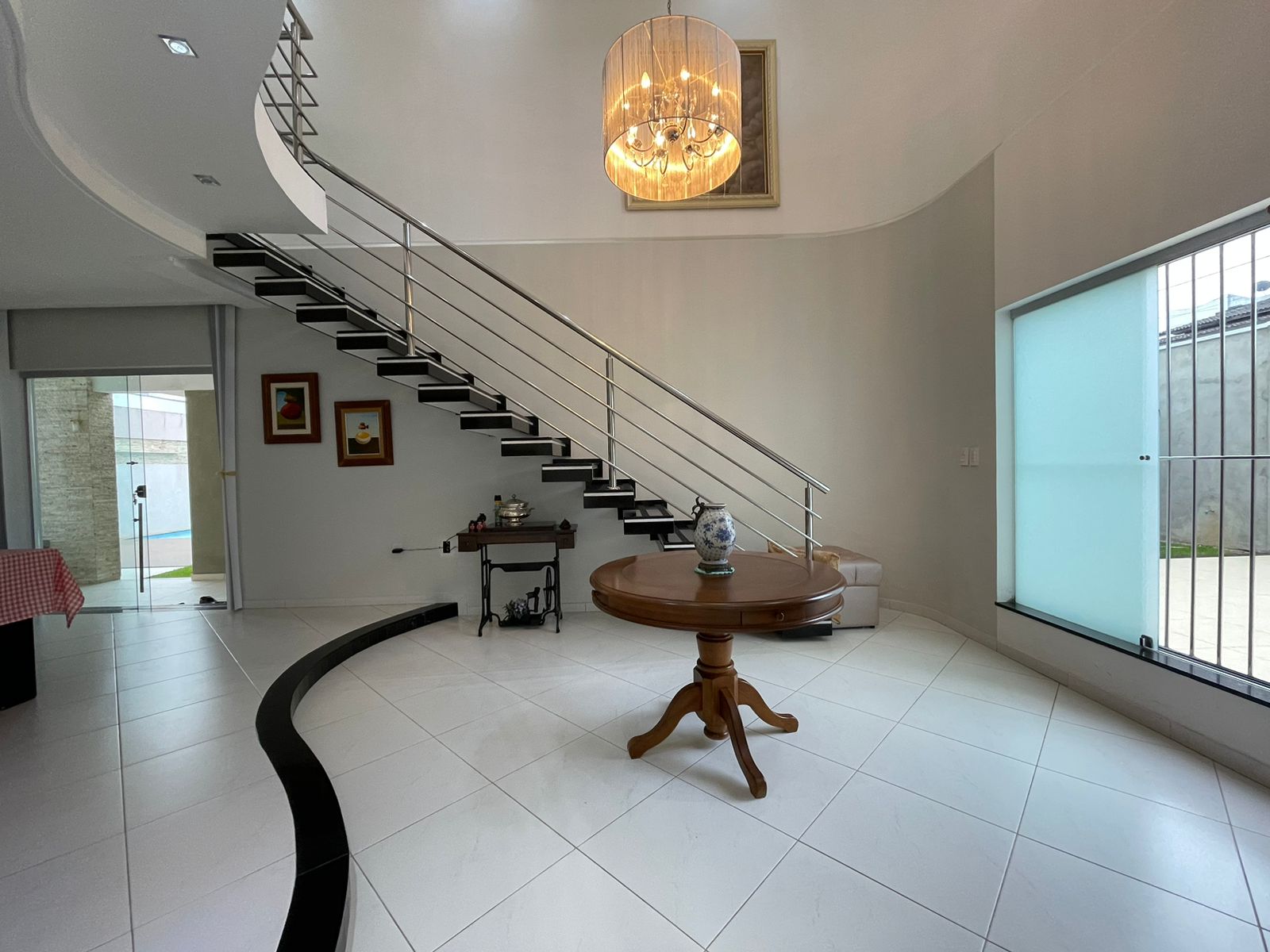 Vende casa de alto padrão no bairro Alamar