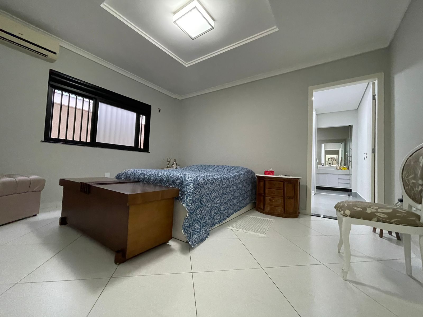 Vende casa de alto padrão no bairro Alamar