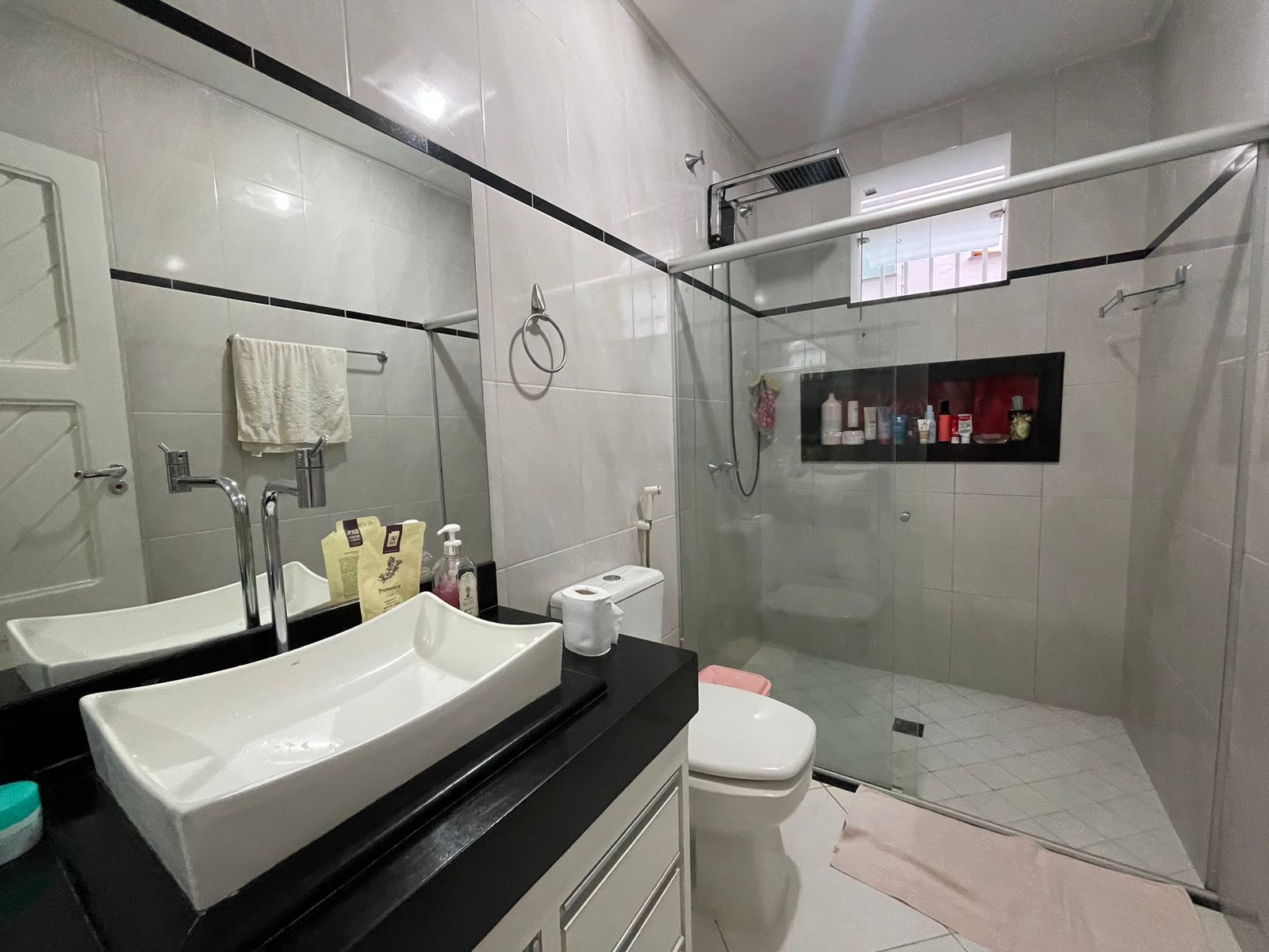 Vende casa de alto padrão no bairro Alamar