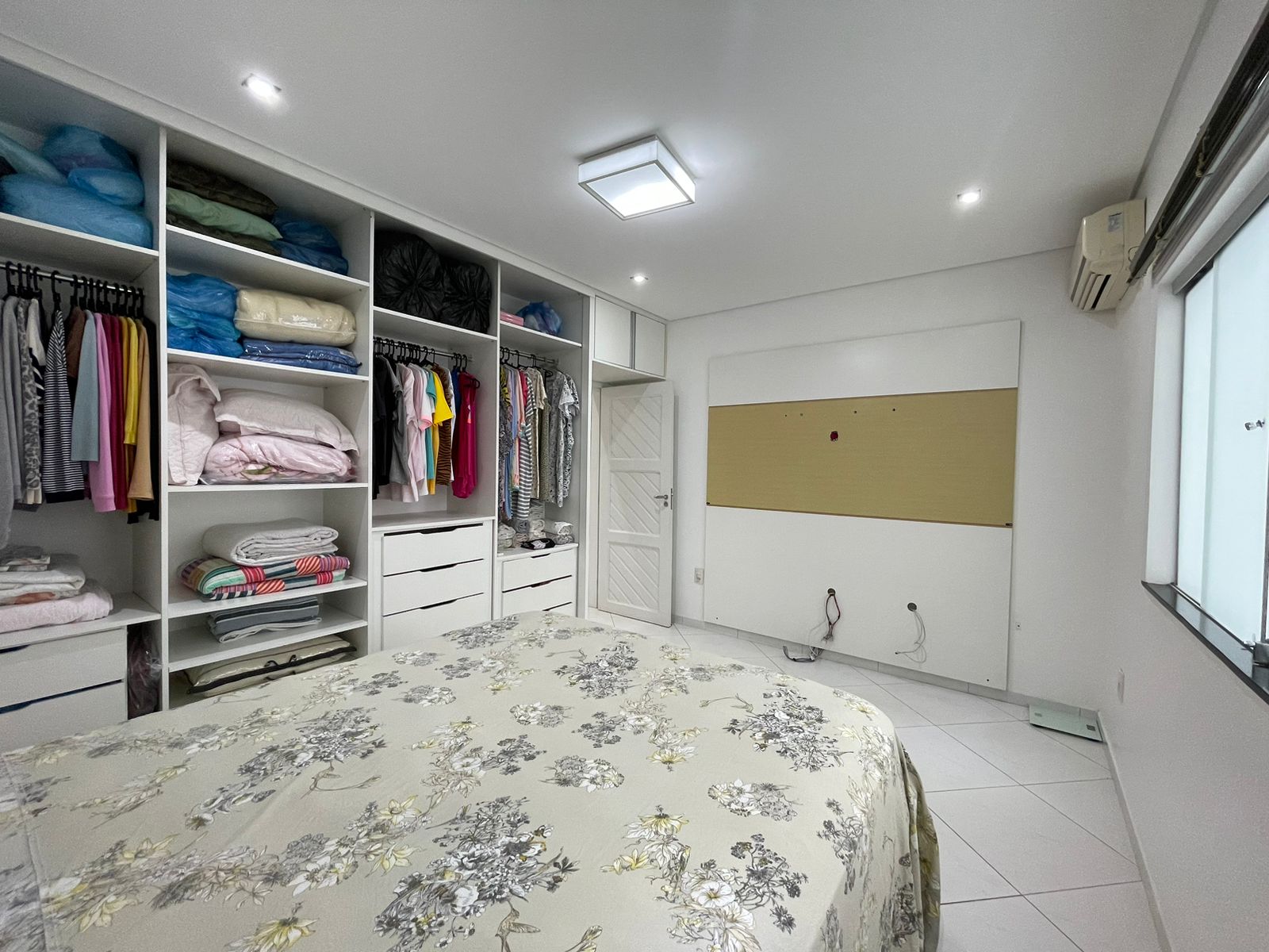Vende casa de alto padrão no bairro Alamar