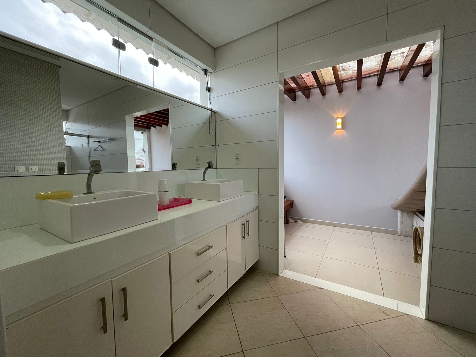 Vende casa de alto padrão no bairro Alamar